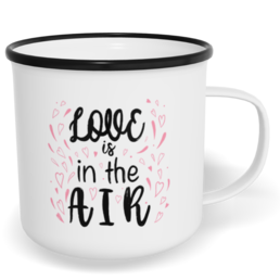 Hrnek plecháček s potiskem na míru - Love is in the air